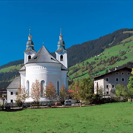 Loipenstubn فندق 4*