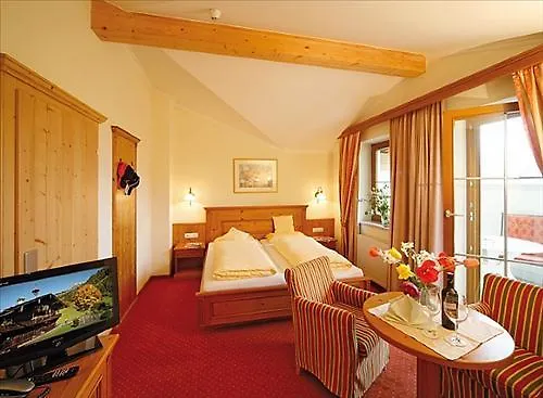Hotel Loipenstubn Brixen im Thale
