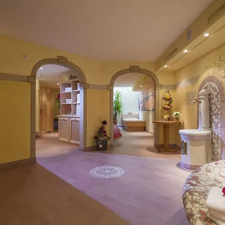 罗伊斯彭思特酒店 酒店 4*